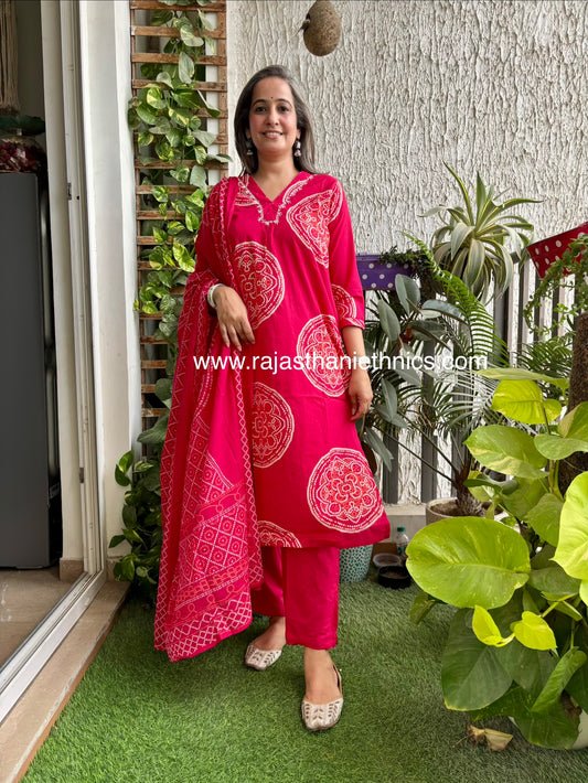 Magenta Bandhej Suit Set