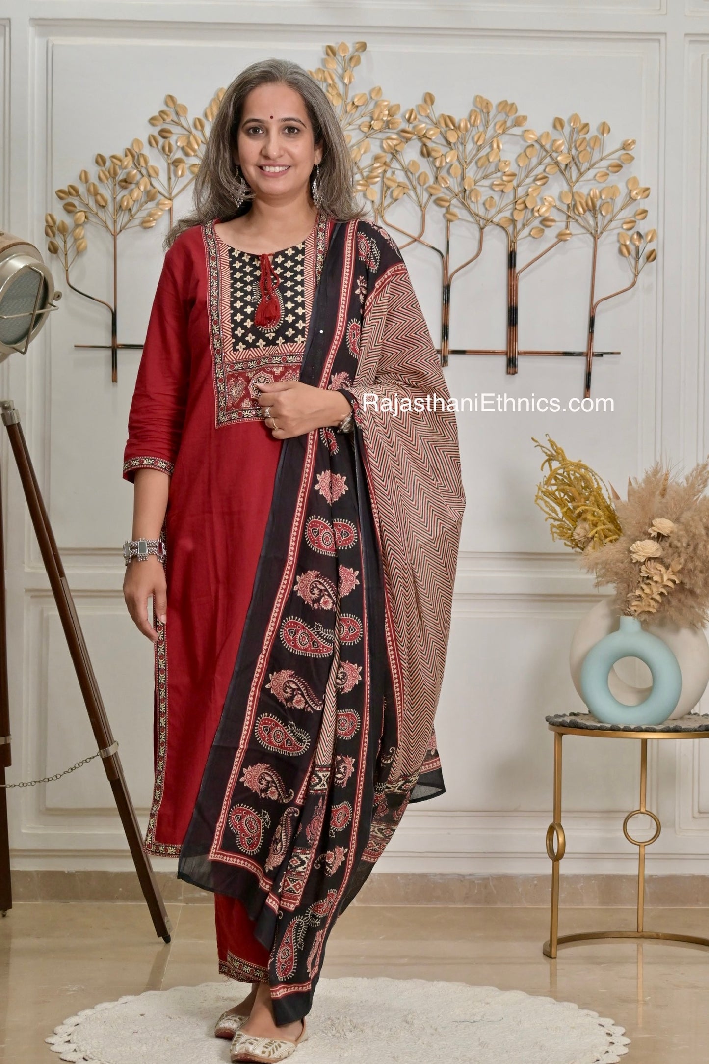 Red kurti set