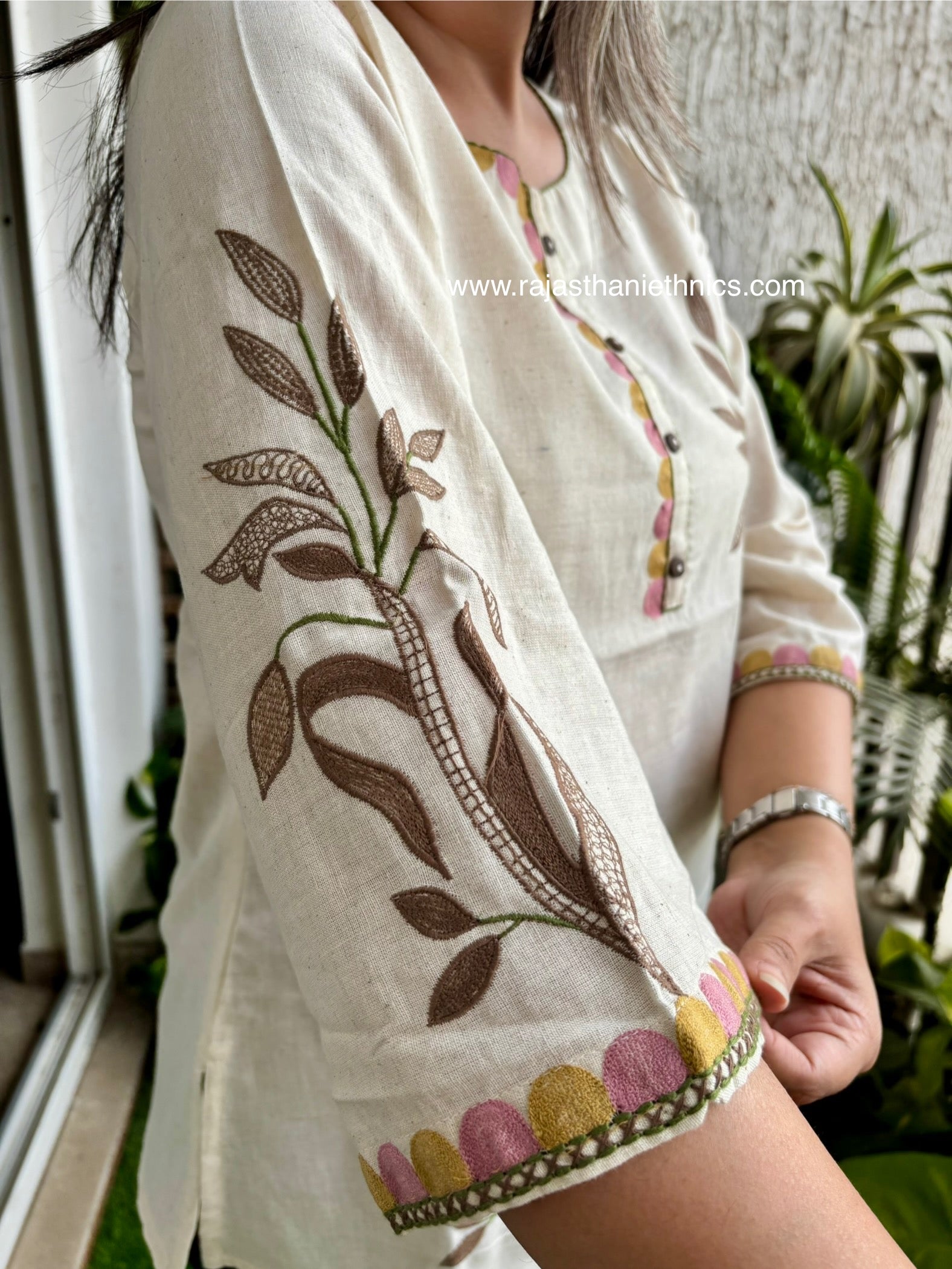 Short Top Embroidered