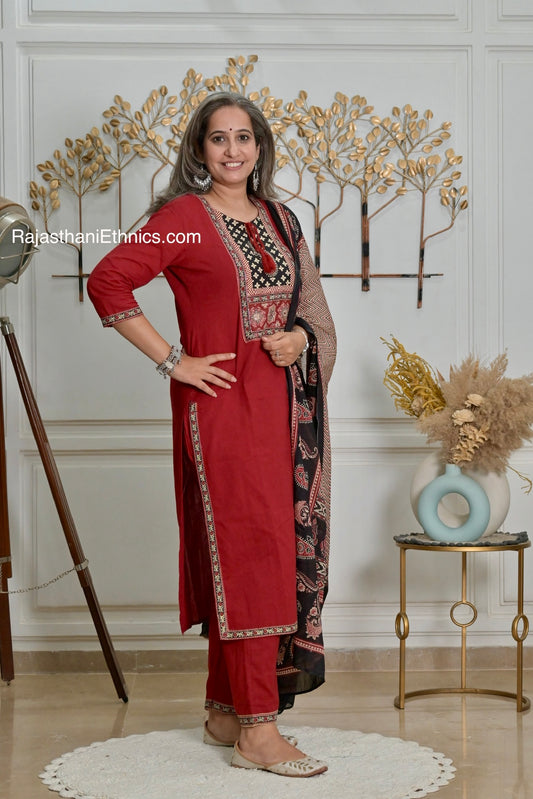 Red kurti set